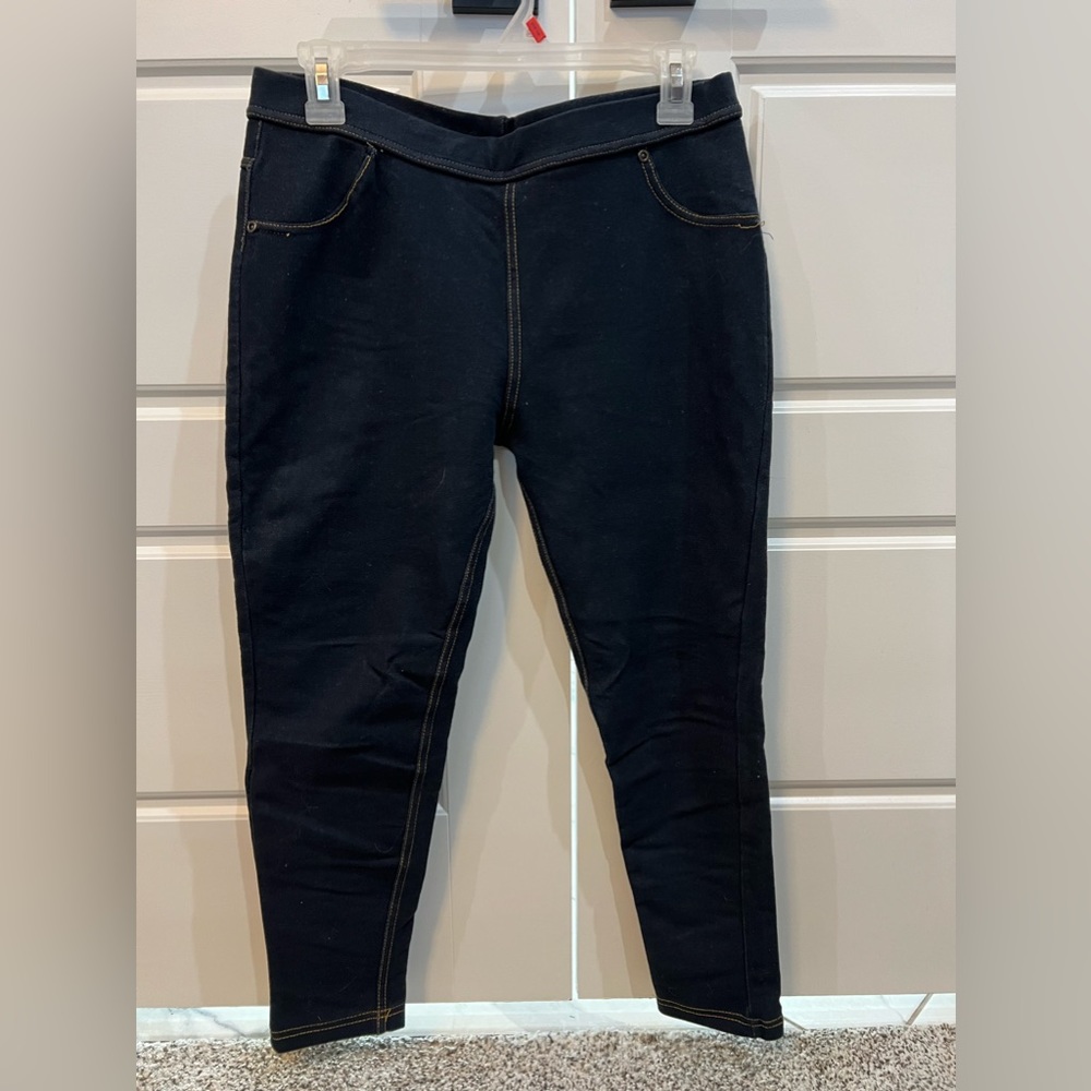 Ashley Blue Jeggings, faux front pockets, usable back pockets, good condition